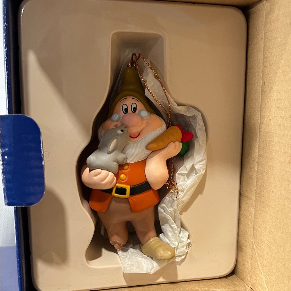 Disney’s Snow White President’s Edition Ornament Doc